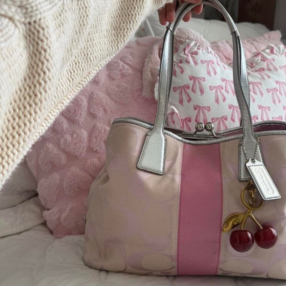 Y2K Coach pink and silver monogram purse - Picture 3 of 8